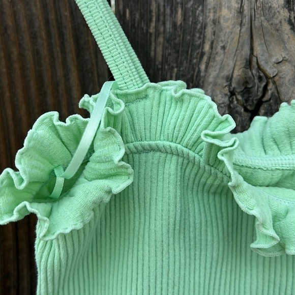 🆕Zara Green Ruffle Ribbed Knit Spaghetti Strap Square Neck Crop Top Size M/L Y2K - Picture 5 of 7